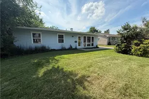 1229 Jeanette Dr, Riverside, OH 45432 - Photo 2
