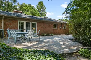 156 Manor Ln, Washington Twp, OH 45429 - Photo 8