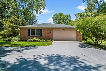 156 Manor Lane, Washington Twp, OH 45429 - Photo 4