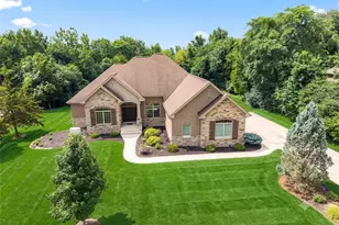 2314 Crestridge Dr, Butler Twp, OH 45414 - Photo 2