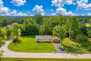 6701 Ellen Dr, Jefferson Twp, OH 45417 - Photo 2