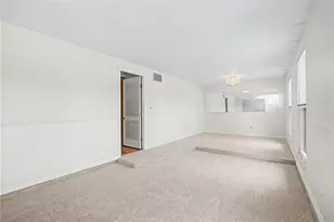 7361 Claircrest Dr, Huber Heights, OH 45424 - Photo 8