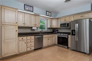 7815 Windham Rd, Bethel Twp, OH 45371 - Photo 6