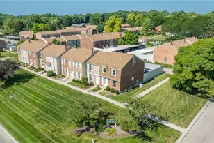 1420 Old Town Ct, Dayton, OH 45434 - Photo 4