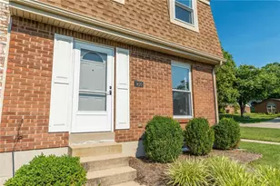 1420 Old Town Ct, Dayton, OH 45434 - Photo 2