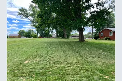 2520 Hollyview St NE, Canton, OH 44721 - Photo 2