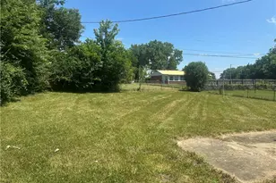5230 Rockport Ave, Trotwood, OH 45417 - Photo 8