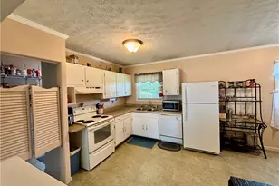 303 Pinewood Ave, Piqua, OH 45356 - Photo 12