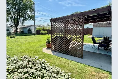 303 Pinewood Avenue, Piqua, OH 45356 - Photo 4