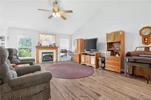 1034 Meadowrun Rd, Englewood, OH 45322 - Photo 2