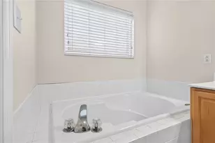 1034 Meadowrun Rd, Englewood, OH 45322 - Photo 8