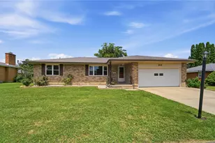 214 Plymouth Ave, Brookville, OH 45309 - Photo 2