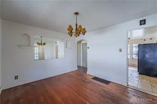 109 E Siebenthaler Ave, Dayton, OH 45405 - Photo 8