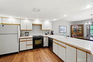 9015 Academy View Ct, Washington Twp, OH 45458 - Photo 6