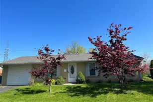 6841 Stonehurst Dr, Huber Heights, OH 45424 - Photo 1
