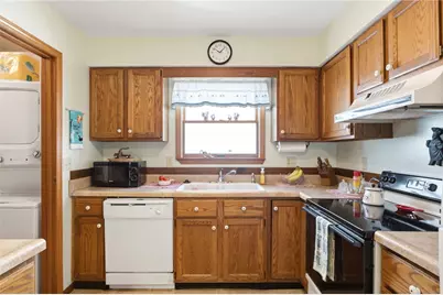 819 Spring Lake Circle, Enon, OH 45323 - Photo 10
