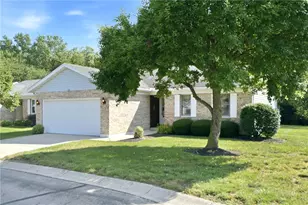 819 Spring Lake Cir, Enon, OH 45323 - Photo 2