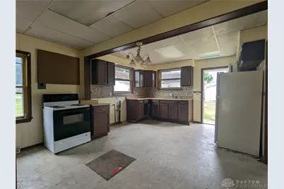 711 Kinnane Avenue, Springfield Twp, OH 45505 - Photo 6