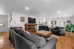 129 Corinthian Dr, Chester Township, OH 45177 - Photo 2