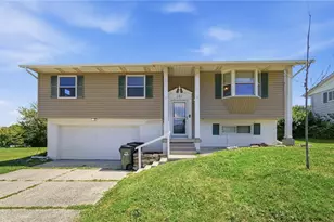 187 Golfwood Dr, West Carrollton, OH 45449 - Photo 1