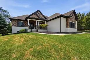 2611 Patrick Henry Dr, Beavercreek Twp, OH 45434 - Photo 2