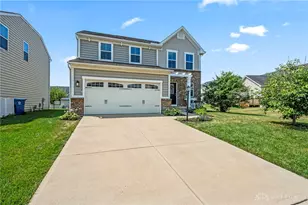 2212 Blazing Star Dr, Tipp City, OH 45371 - Photo 2
