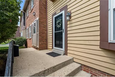 2717 N Kings Arms Circle, Centerville, OH 45440 - Photo 2
