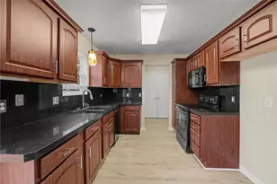 4047 Loyala Chase Ln, Dayton, OH 45424 - Photo 16