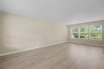 4047 Loyala Chase Lane, Dayton, OH 45424 - Photo 6