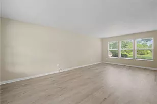 4047 Loyala Chase Ln, Dayton, OH 45424 - Photo 6