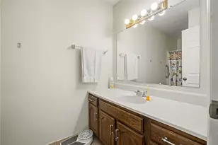 1290 Hollowbrook Dr, Centerville, OH 45458 - Photo 22