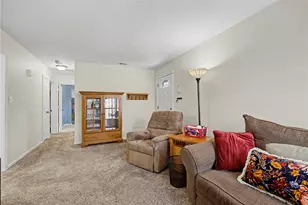 1290 Hollowbrook Dr, Centerville, OH 45458 - Photo 10