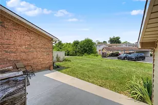 1290 Hollowbrook Dr, Centerville, OH 45458 - Photo 28