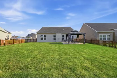 7101 Bluestream Drive, Tipp City, OH 45371 - Photo 36