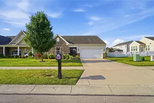 7101 Bluestream Dr, Tipp City, OH 45371 - Photo 2
