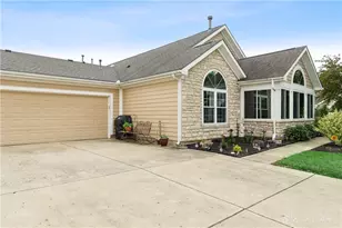 2690 Prestwick Village Cir, Springfield, OH 45503 - Photo 2