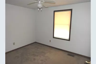 8180 Dog Leg Road, Butler Twp, OH 45414 - Photo 10