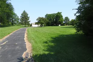 8180 Dog Leg Rd, Butler Twp, OH 45414 - Photo 18