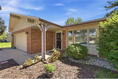 300 Woodlawn Drive, Tipp City, OH 45371 - Photo 4