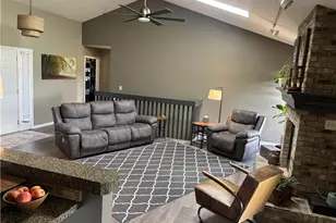 924 Orville Way, Xenia, OH 45385 - Photo 4