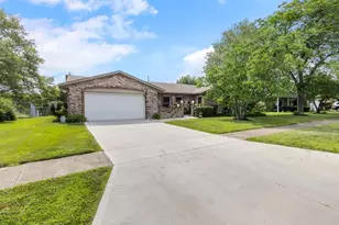 1395 Cornish Dr, Vandalia, OH 45377 - Photo 4