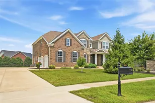 2051 Stonewater Dr, Washington Twp, OH 45458 - Photo 2