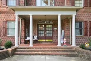 185 Woods Edge Ct, Union Twp, OH 45177 - Photo 4