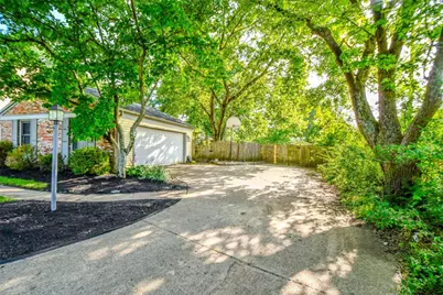 7425 Heatherwood Court, Dayton, OH 45459 - Photo 2