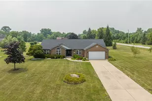 815 W Eva Cir, Springfield Twp, OH 45504 - Photo 4