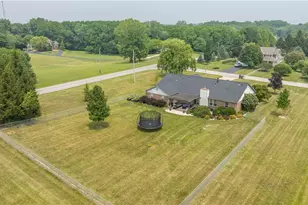 815 W Eva Cir, Springfield Twp, OH 45504 - Photo 32