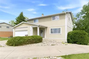 10 Fairway Dr, Springboro, OH 45066 - Photo 2