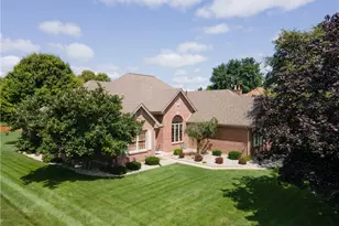 2464 Shenandoah Dr, Troy, OH 45373 - Photo 2