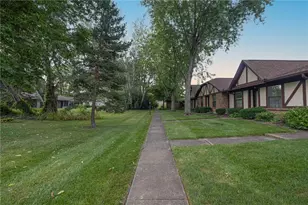 644 Pine Needles Dr, Washington Twp, OH 45458 - Photo 22