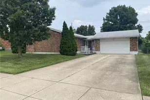 1020 S Elm St, West Carrollton, OH 45449 - Photo 1